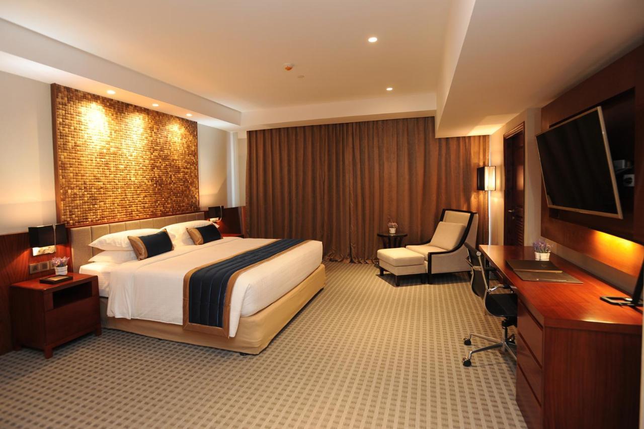 Thanlwin Hotel 4*